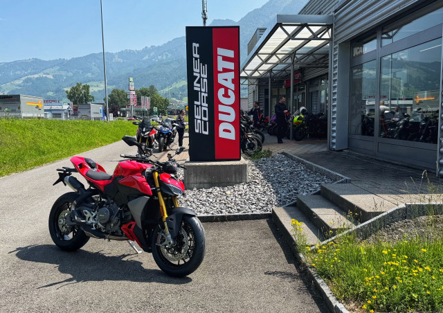 DUCATI Streetfighter 890 V2 S Naked Neufahrzeug