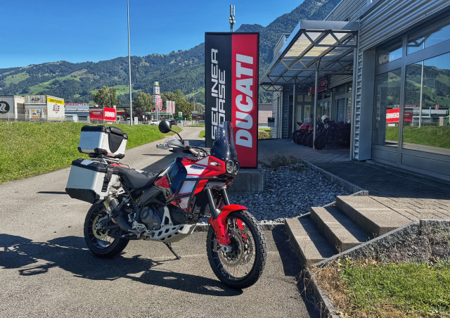 DUCATI 937 DesertX V2 Discovery Enduro Tageseinlösung