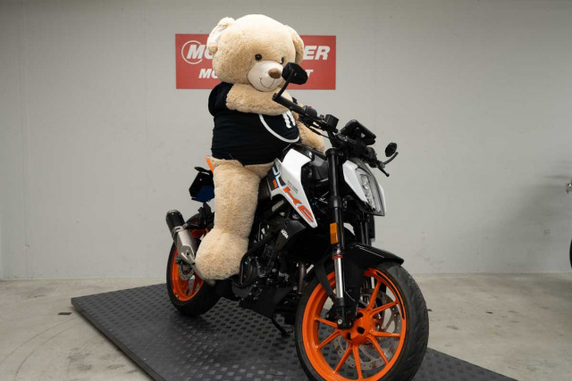 KTM 125 Duke Naked Vorführfahrzeug