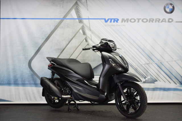 PIAGGIO Beverly 300 HPE Deep Black Scooter Moto nuova