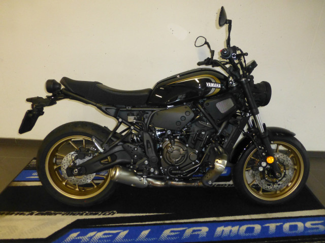 YAMAHA XSR 700 Retro Neufahrzeug