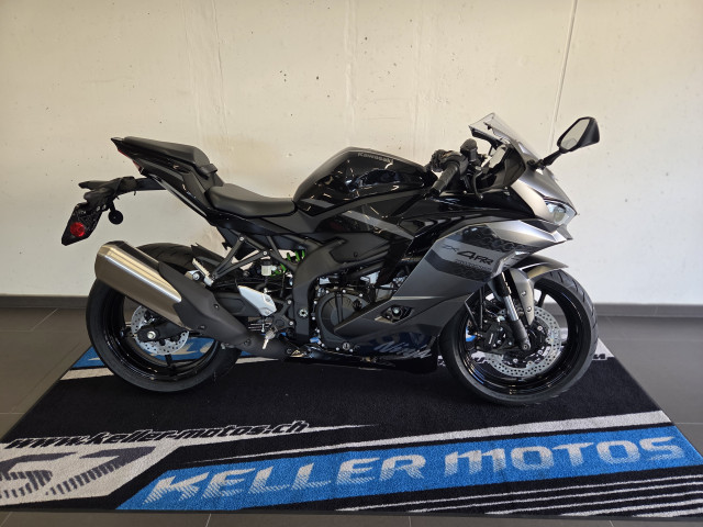 KAWASAKI Ninja ZX-4RR Sport Neufahrzeug