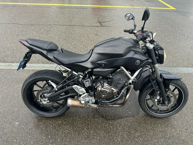 Yamaha mt 07 deals naked