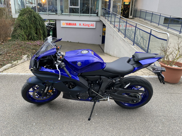 YAMAHA R7 Sport Demo vehicle