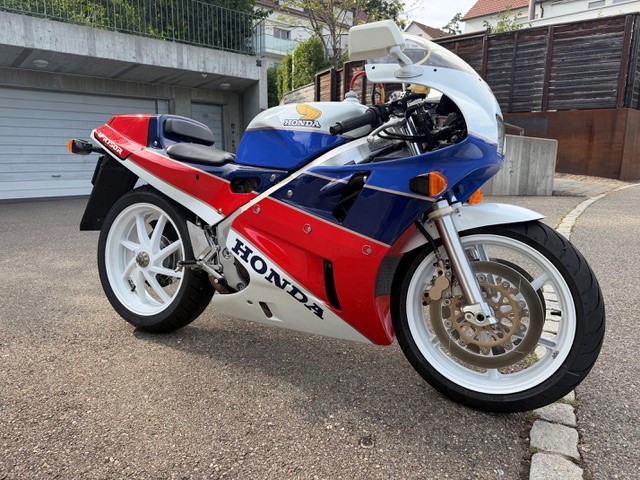 HONDA VFR 750 R (RC30) Sport Occasion HONDA VFR 750 R (RC30) Sport Occasion