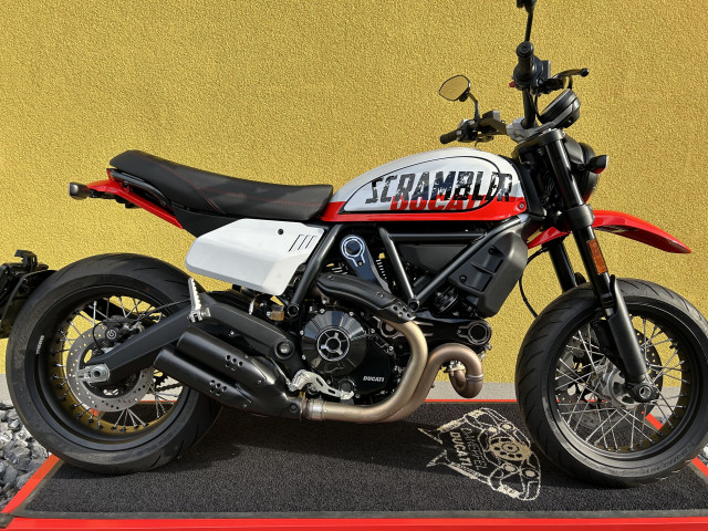 DUCATI Scrambler 803 Urban Motard Retro Occasion