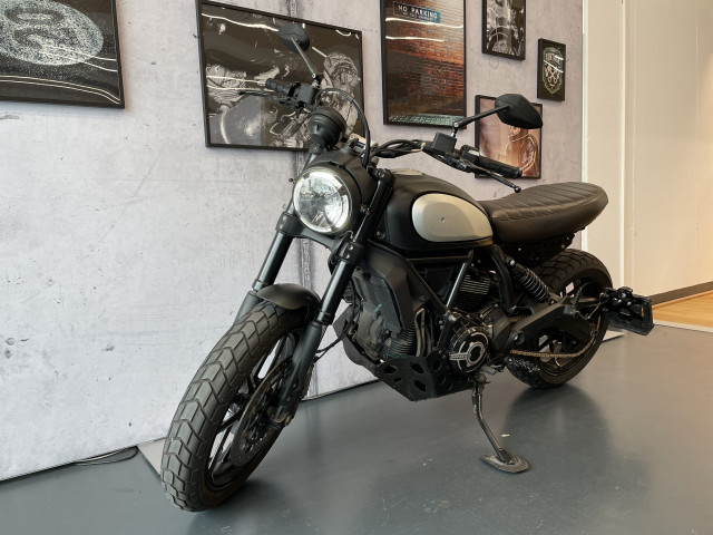 DUCATI Scrambler 803 Icon Dark Retro Usato
