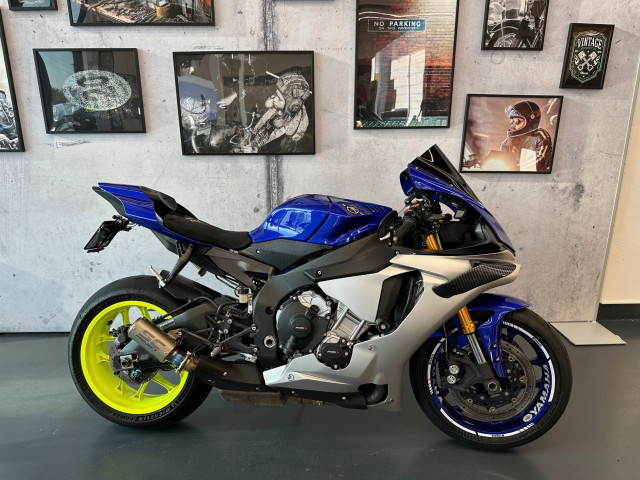 YAMAHA R1 Sport Used