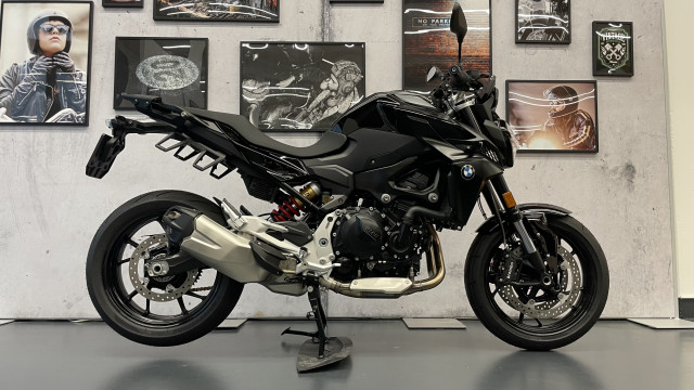 BMW F 900 R Triple Black Naked Usato