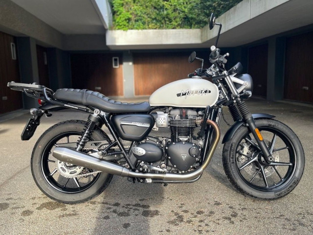 Used triumph store street twin