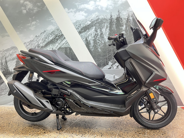 HONDA NSS 350 Forza Special Edition Roller Neufahrzeug