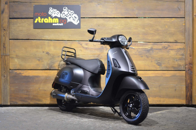 PIAGGIO Vespa GTS 300 HPE Scooter Used