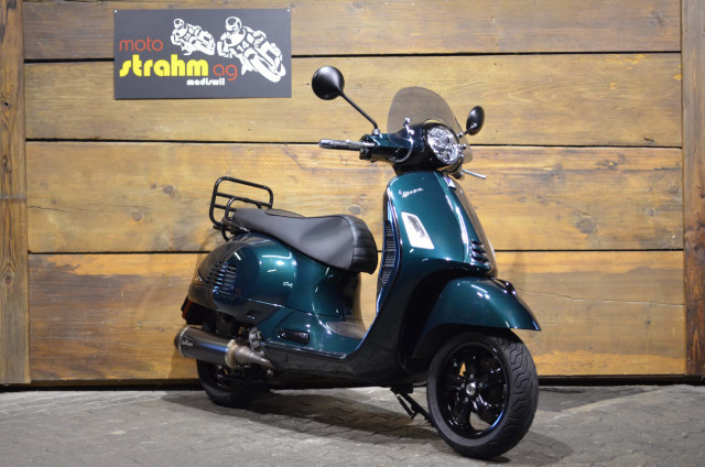 PIAGGIO Vespa GTS 300 HPE Scooter Used