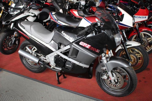 KAWASAKI GPZ 600 R Sport Occasion