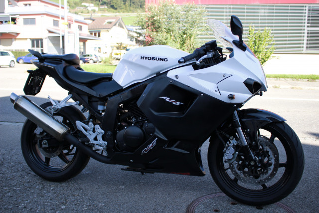 HYOSUNG Comet GT 250 Naked Occasion
