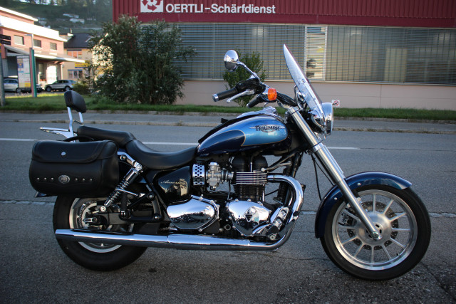 TRIUMPH America 900 Custom Occasion