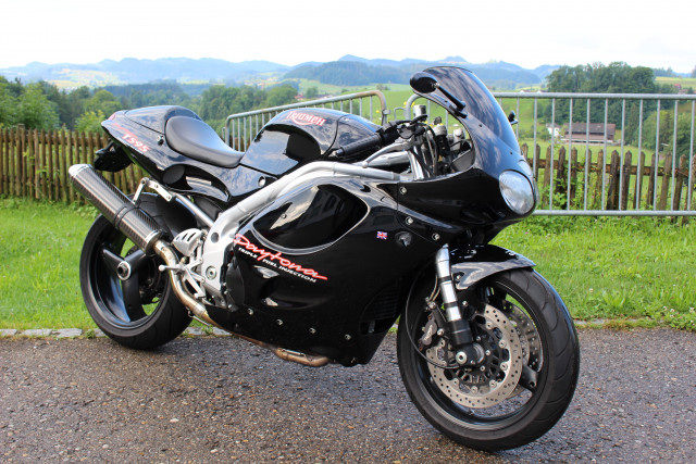 TRIUMPH Daytona 950 T595 I.E. Sport Usato