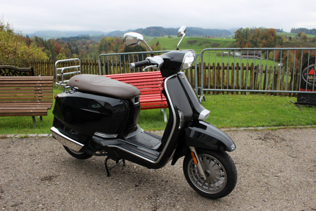 LAMBRETTA V125 Special Flex Scooter Usato