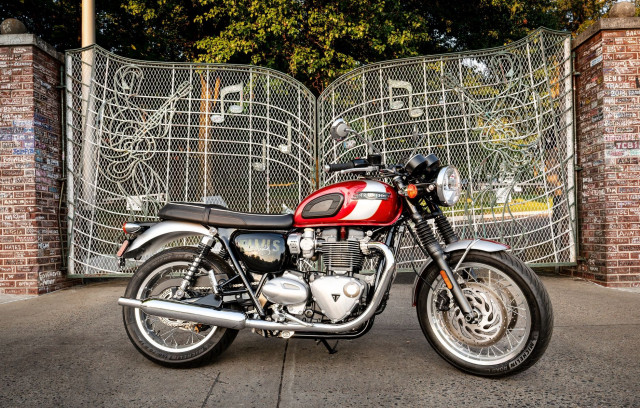 TRIUMPH Bonneville T120 Elvis Edition Custom Neufahrzeug