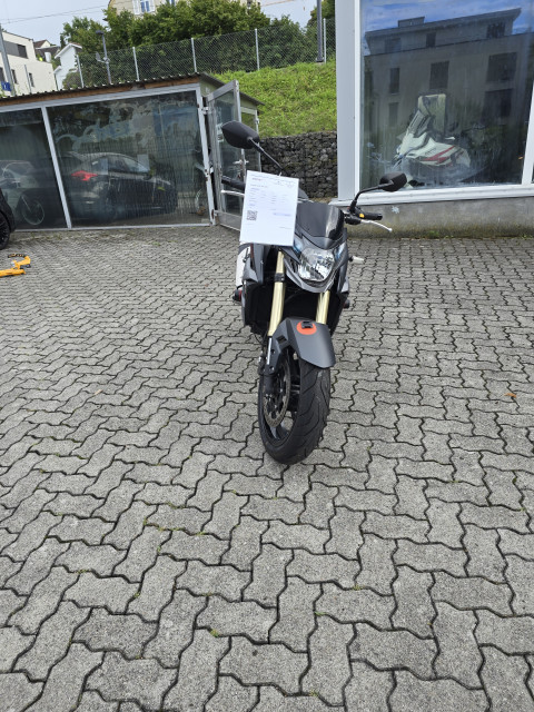 SUZUKI GSR 750 A/U Naked Occasion