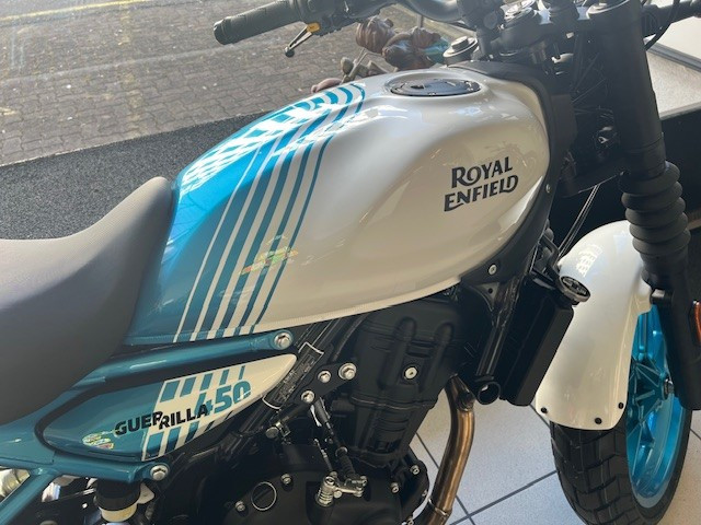 ROYAL-ENFIELD Guerrilla 450 Naked Neufahrzeug