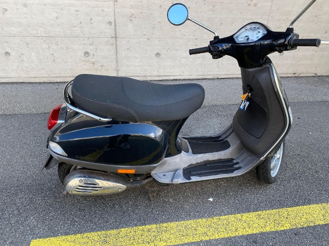 PIAGGIO Vespa LX2 50 Roller Occasion