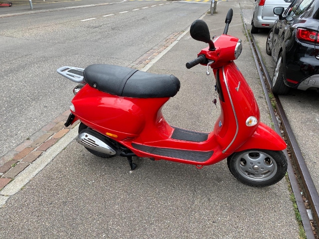 PIAGGIO Vespa 125 ET4 Scooter Usato