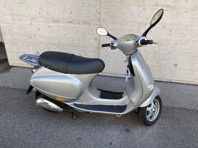 PIAGGIO Vespa 125 ET4 Scooter Usato