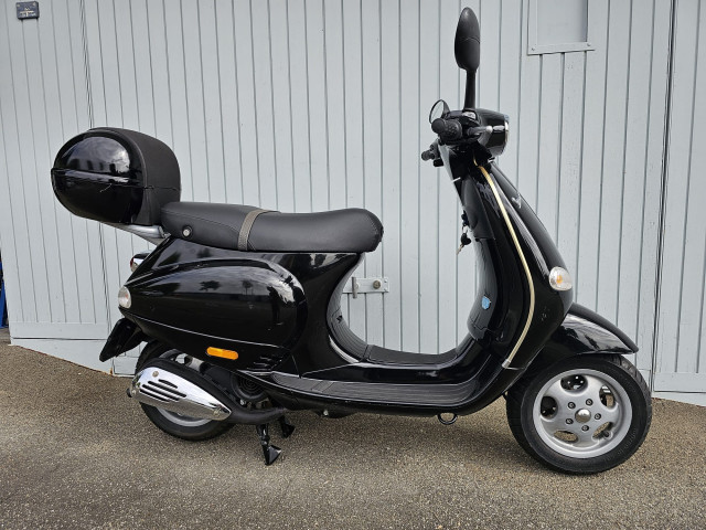 PIAGGIO Vespa 125 ET4 Roller Occasion