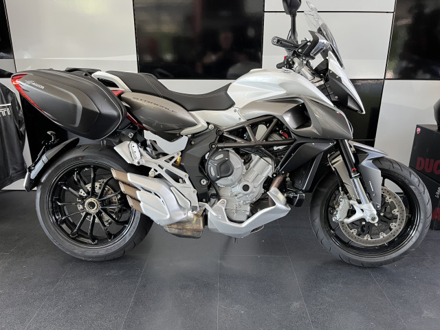 MV AGUSTA Stradale 800 Touring Neufahrzeug