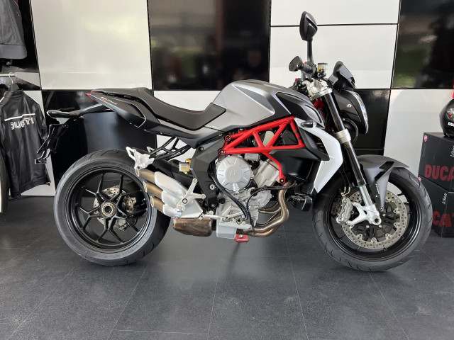 MV AGUSTA B3 Brutale 800 Naked Neufahrzeug