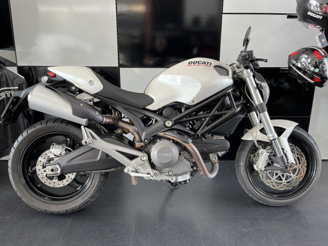 DUCATI 696 Monster Naked Occasion