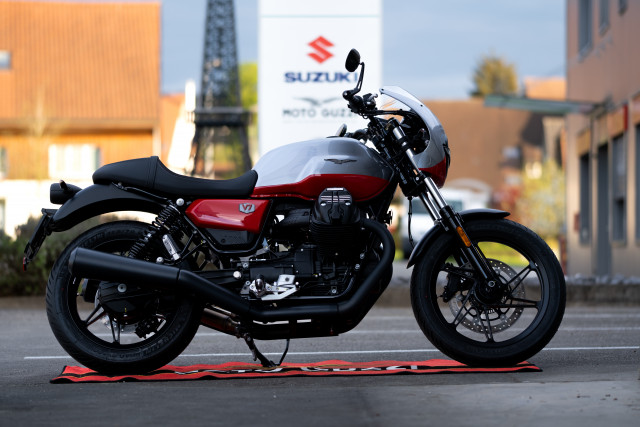 MOTO GUZZI V7 850 Stone Corsa Retro Neufahrzeug