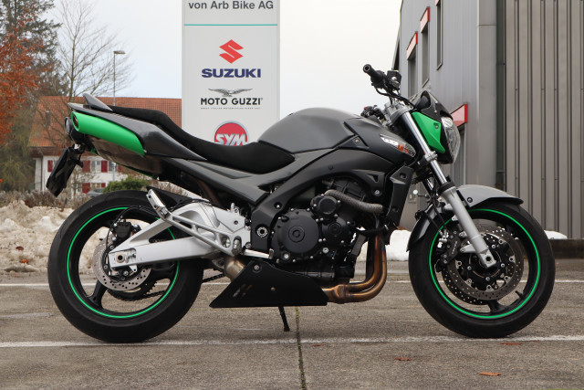 SUZUKI GSR 600 A Naked Occasion