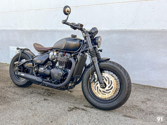 TRIUMPH Bonneville Bobber Black 1200 Retro Used