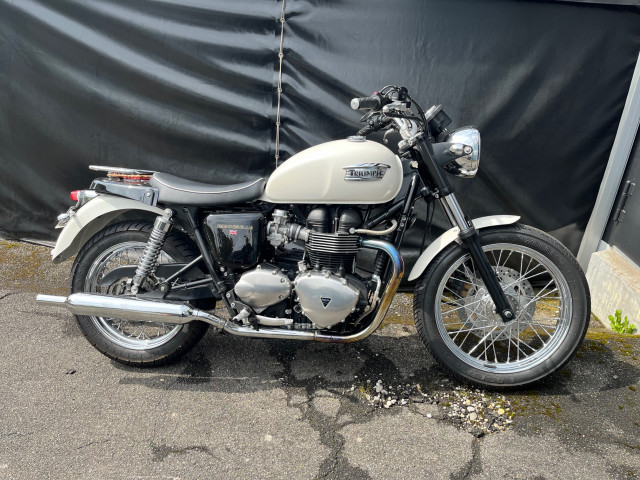 TRIUMPH Bonneville 900 Retro Usato