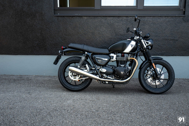 TRIUMPH Speed Twin 900 Retro Neufahrzeug