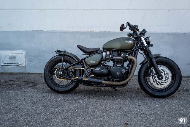 TRIUMPH Bonneville Bobber Black 1200 Retro Usato