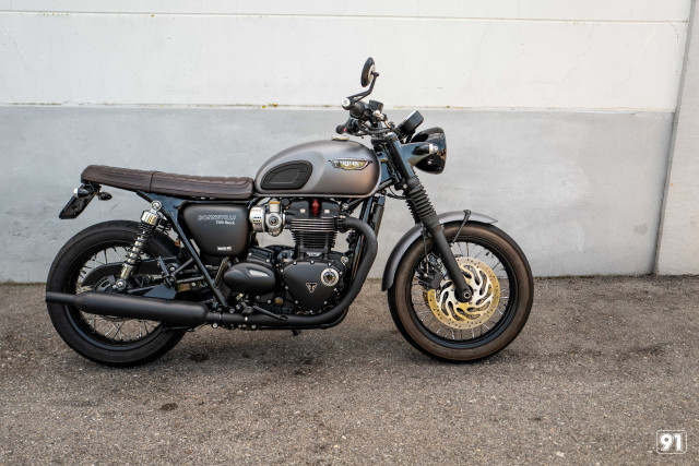 TRIUMPH Bonneville T120 Black Retro Occasion