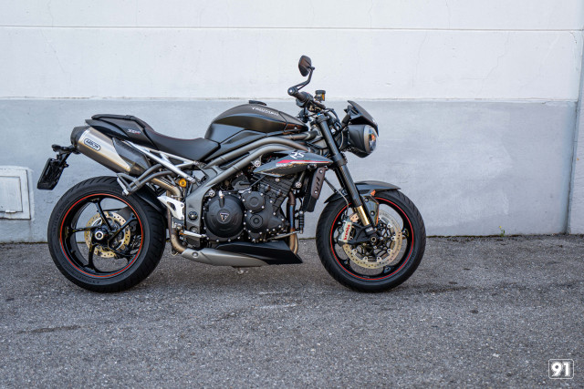 TRIUMPH Speed Triple 1050 RS Naked Occasion