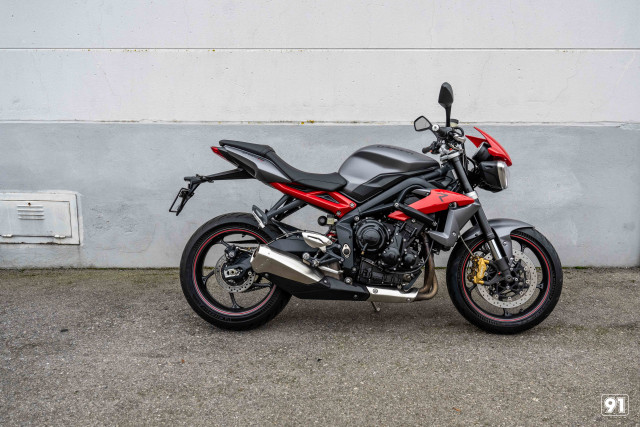 TRIUMPH Street Triple 675 R Naked Occasion TRIUMPH Street Triple 675 R Naked Occasion