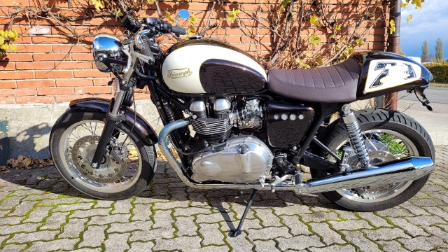 Used triumph deals thruxton