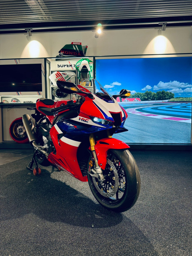 HONDA CBR 1000 RR-R Fireblade SP Sport Demo vehicle