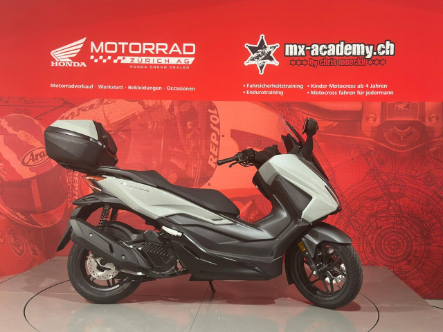 HONDA NSS 350 Forza Smart Top Box Roller Vorführfahrzeug