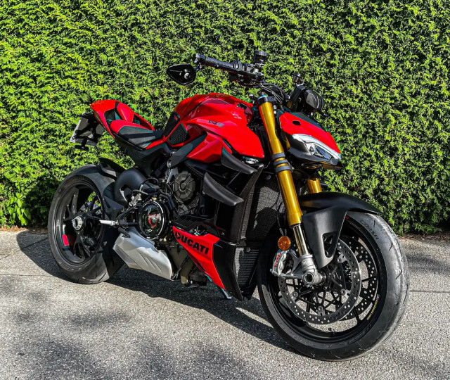 DUCATI Streetfighter 1103 V4 S Naked Occasion