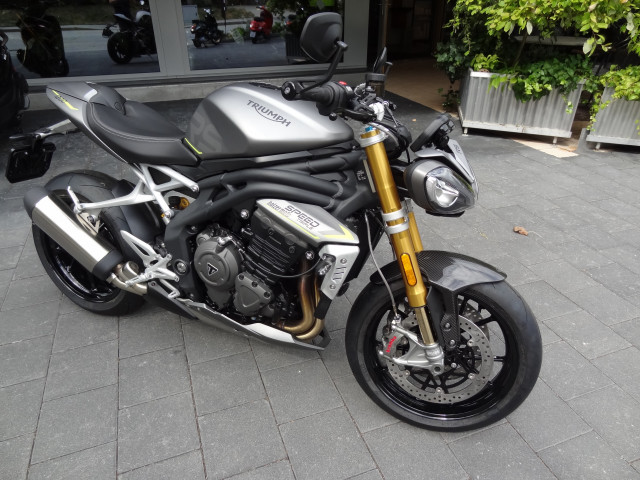 TRIUMPH Speed Triple 1200 RS Naked Moto neuve