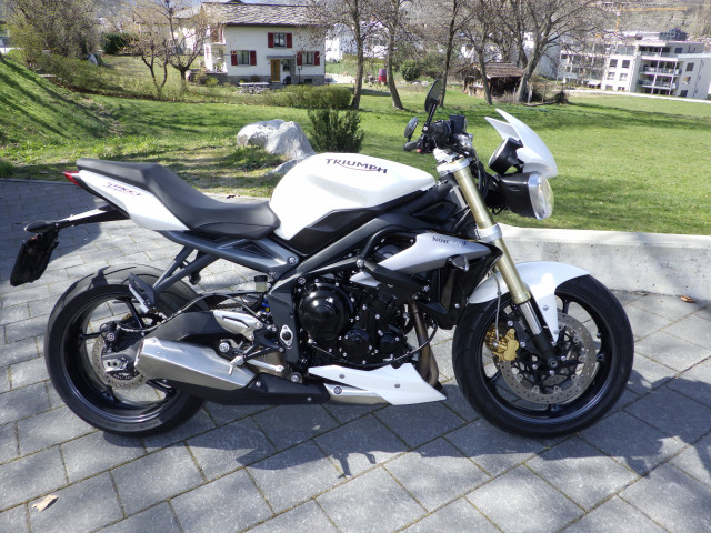 TRIUMPH Street Triple 675 R Naked Occasion TRIUMPH Street Triple 675 R Naked Occasion