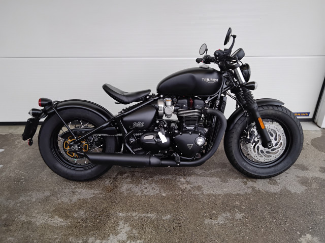 TRIUMPH Bonneville Bobber Black 1200 Retro Usato