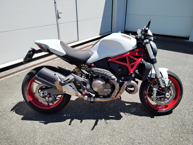 Ducati monster store 821 white