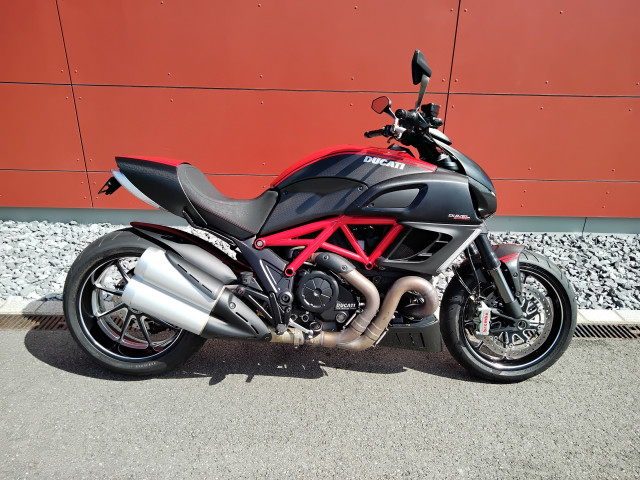 DUCATI Diavel 1200 Carbon Red Naked Usato